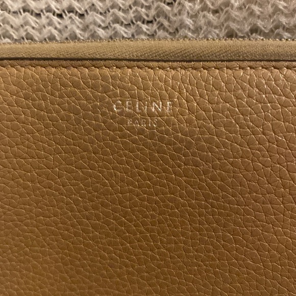 Authentic Celine Long Wallet in Exceptional Condition,No Callouts, made in Paris - Picture 3 of 7